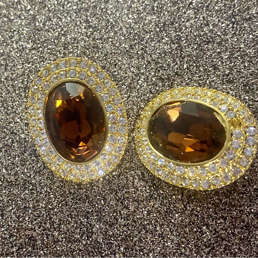 Vintage Beautiful  Earrings Gold / Brown Crystals
Vintage Earrings
